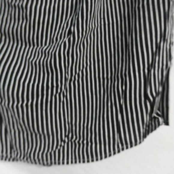 STREETWEAR SOCIETY | medium | Black and White Off The Shoulder Shirt - Picture 15 of 16